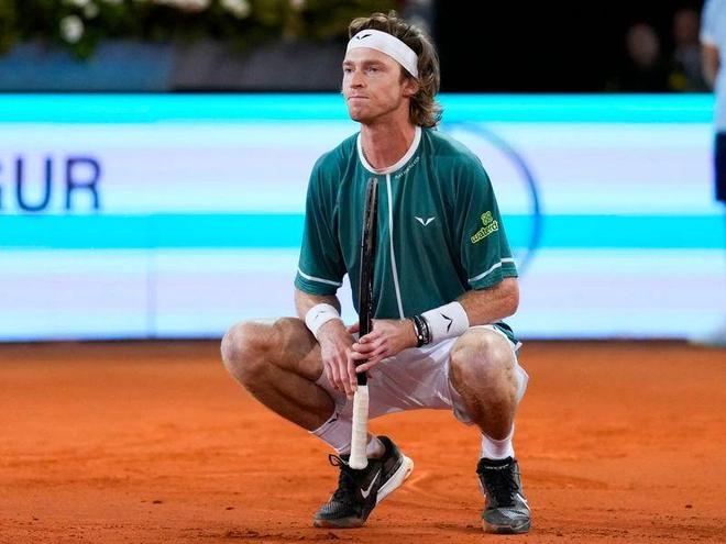 顽强作风不 顽强作风不