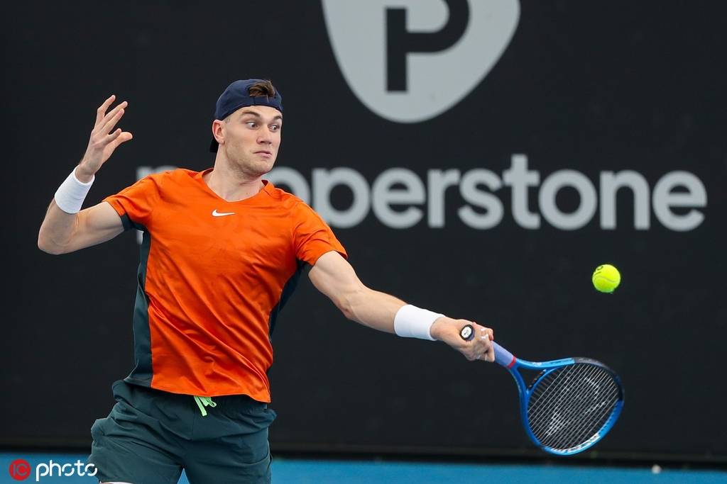 觉得不该在 觉得不该在